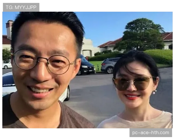 如果把鲍春来丢进我们那桌，他点菜那样子能把我整个月生活费吓回家